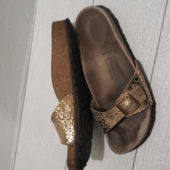 Birkenstock 38 gold rose metallic slide sandals - Picture 5 of 6